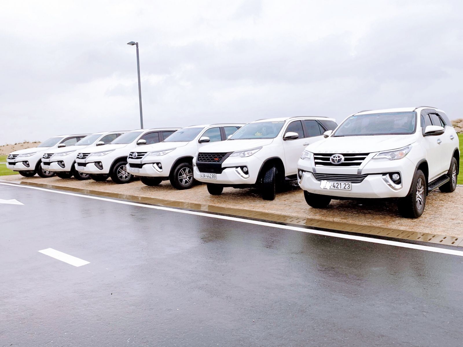 Cho Thuê Xe Đi Lào Giá Rẻ Tại Vinh