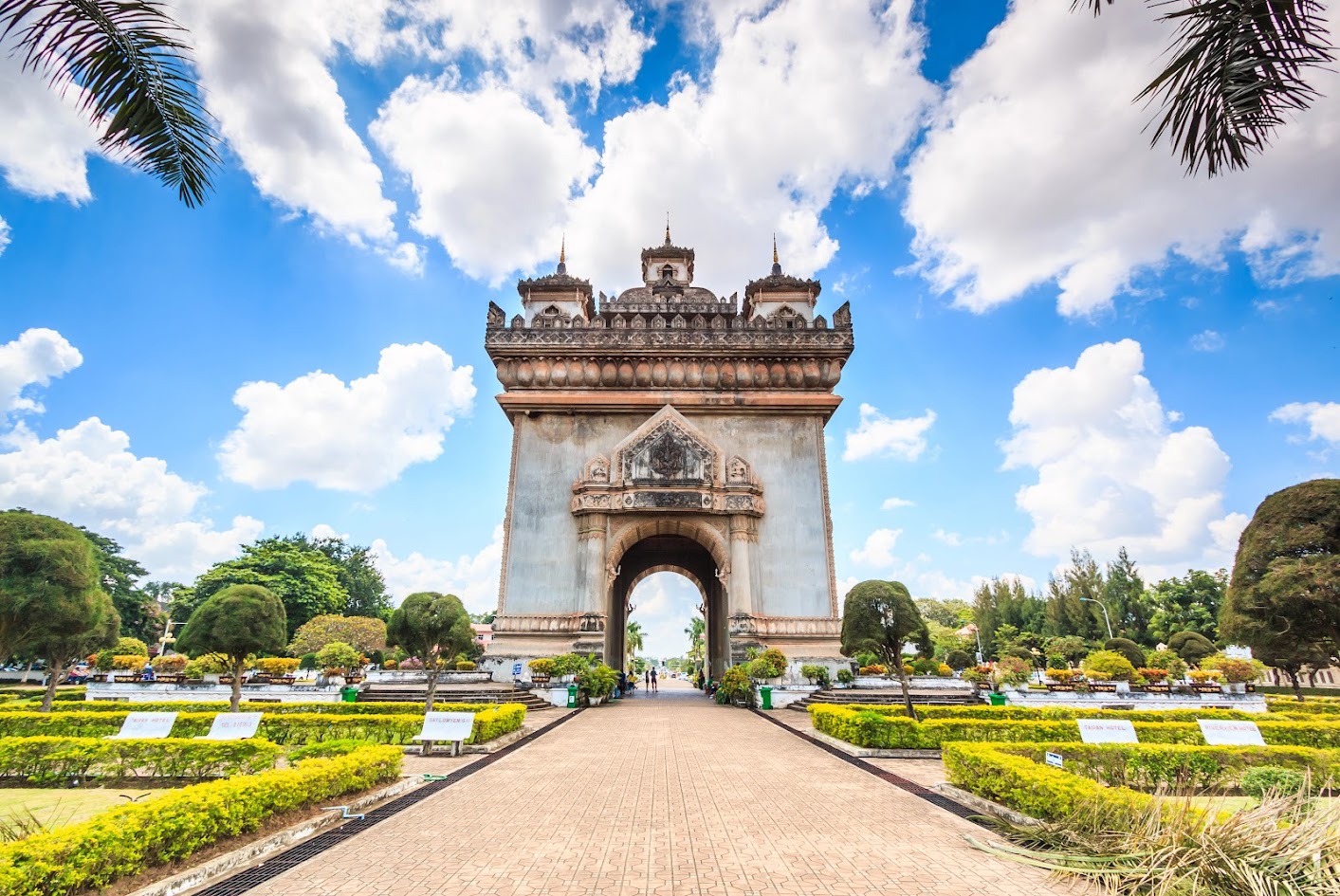 Vinh to Viêng Chăn